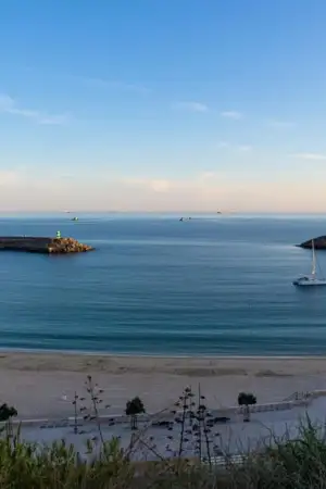 Imagem que mostra a praia 